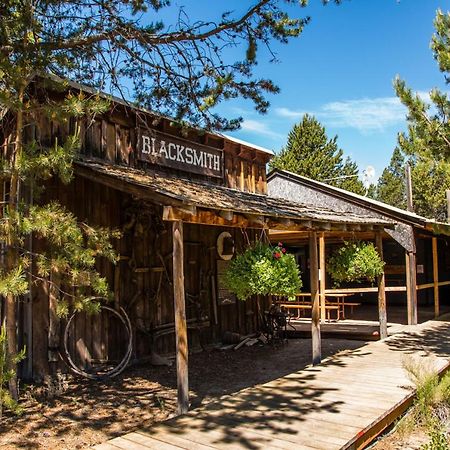 Bend-Sunriver Camping Resort Wheelchair Accessible Yurt 13 Exterior photo