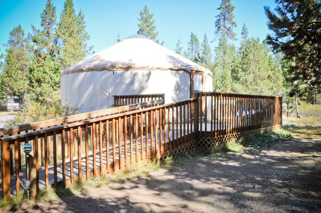 Bend-Sunriver Camping Resort Wheelchair Accessible Yurt 13 Exterior photo